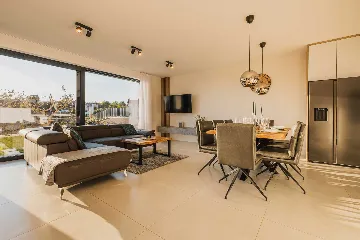 4-Bedroom Villa with Pool in Kaštelir (for 8)