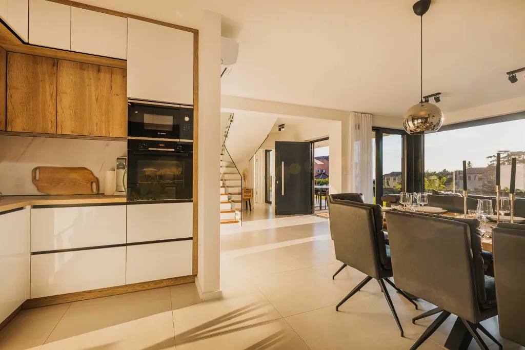 4-Bedroom Villa with Pool in Kaštelir (for 8)