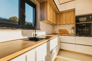 4-Bedroom Villa with Pool in Kaštelir (for 8)