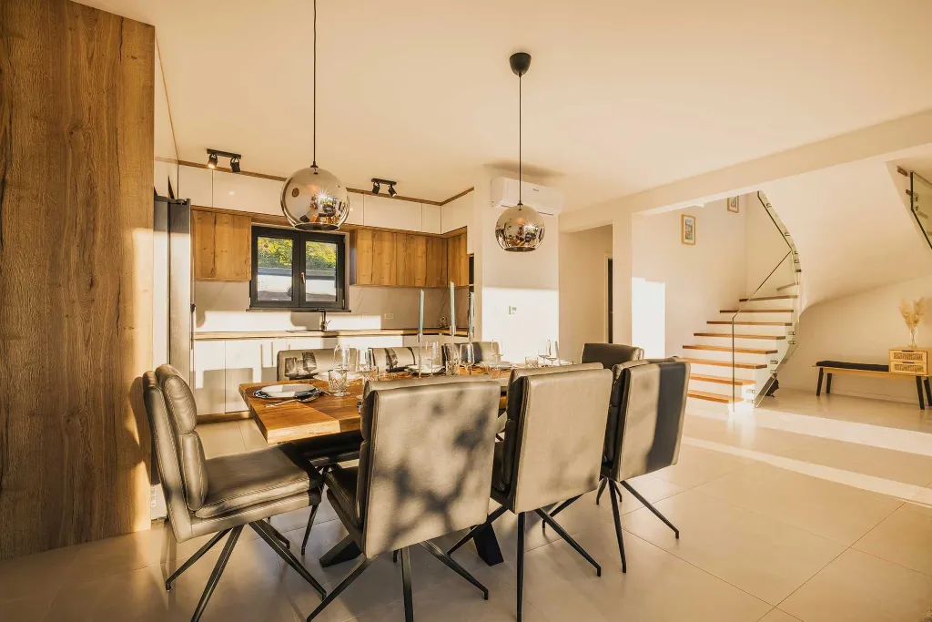 4-Bedroom Villa with Pool in Kaštelir (for 8)