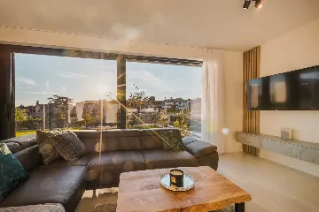 4-Bedroom Villa with Pool in Kaštelir (for 8)