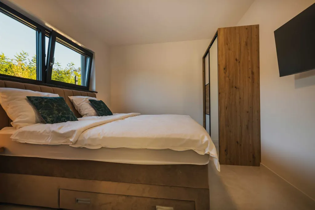 4-Bedroom Villa with Pool in Kaštelir (for 8)