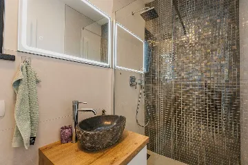 4-Bedroom Villa with Pool in Kaštelir (for 8)