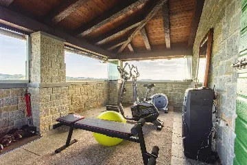 Buzet Villa for 6 Guests with Lagoon Pool and Views