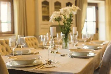 Buzet Villa for 6 Guests with Lagoon Pool and Views