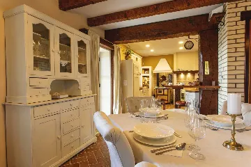 Buzet Villa for 6 Guests with Lagoon Pool and Views