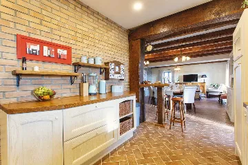 Buzet Villa for 6 Guests with Lagoon Pool and Views