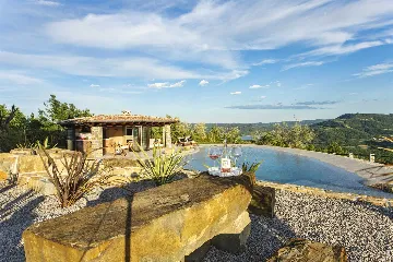 Buzet Villa for 6 Guests with Lagoon Pool and Views