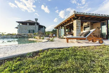 Buzet Villa for 6 Guests with Lagoon Pool and Views