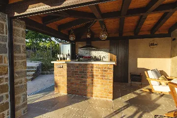 Buzet Villa for 6 Guests with Lagoon Pool and Views