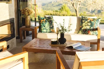 Buzet Villa for 6 Guests with Lagoon Pool and Views