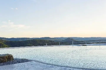 Buzet Villa for 6 Guests with Lagoon Pool and Views