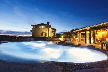 Buzet Villa for 6 Guests with Lagoon Pool and Views