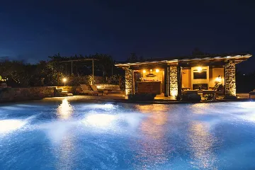 Buzet Villa for 6 Guests with Lagoon Pool and Views