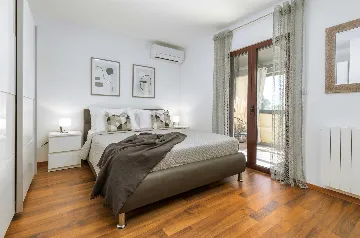 6-Bedroom Villa for 12 Guests in Loborika