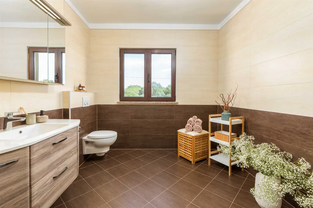 6-Bedroom Villa for 12 Guests in Loborika