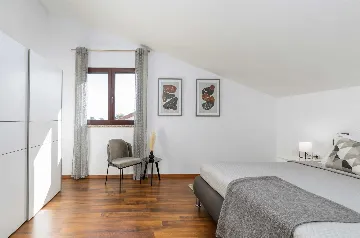 6-Bedroom Villa for 12 Guests in Loborika