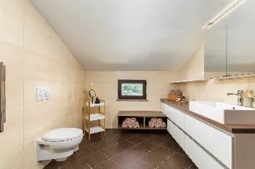 6-Bedroom Villa for 12 Guests in Loborika