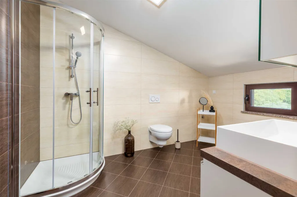 6-Bedroom Villa for 12 Guests in Loborika