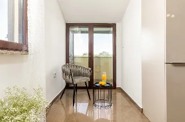 6-Bedroom Villa for 12 Guests in Loborika