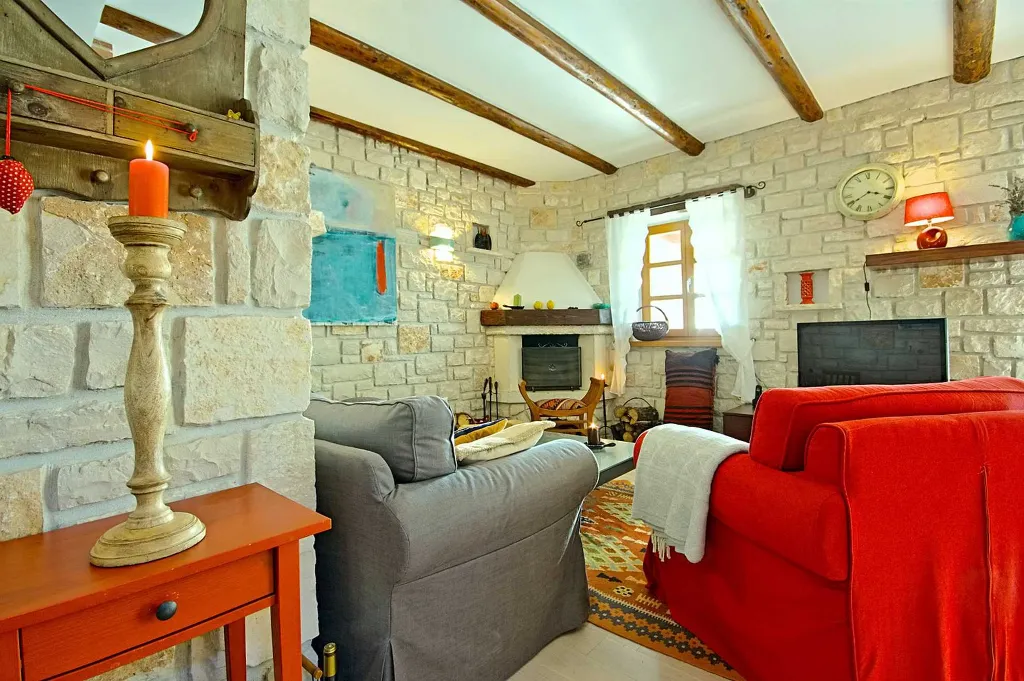 3-Bedroom Villa with Pool in Kaštelir