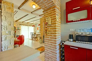 3-Bedroom Villa with Pool in Kaštelir