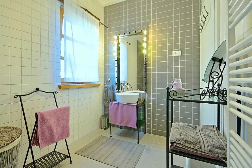3-Bedroom Villa with Pool in Kaštelir