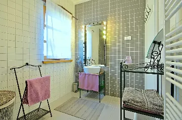 3-Bedroom Villa with Pool in Kaštelir