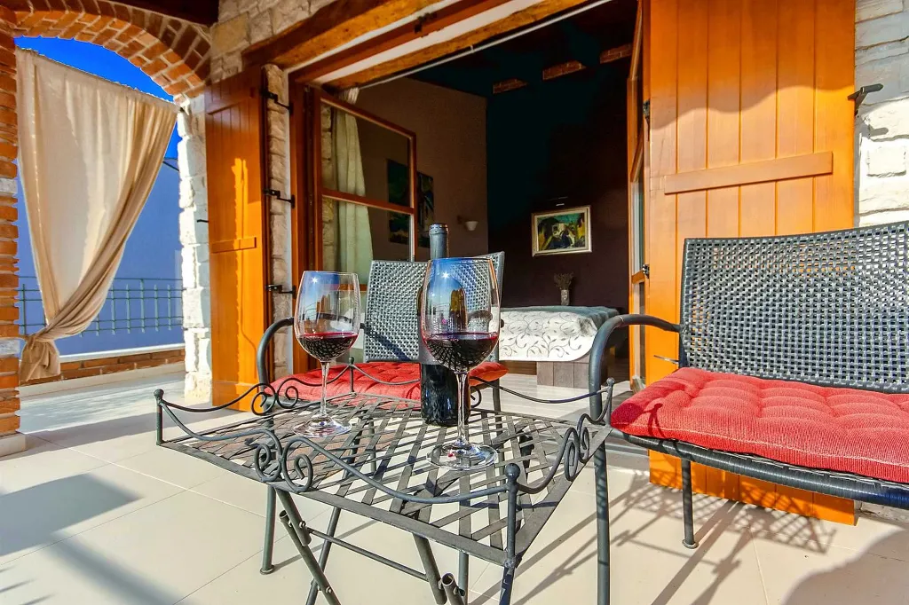 3-Bedroom Villa with Pool in Kaštelir