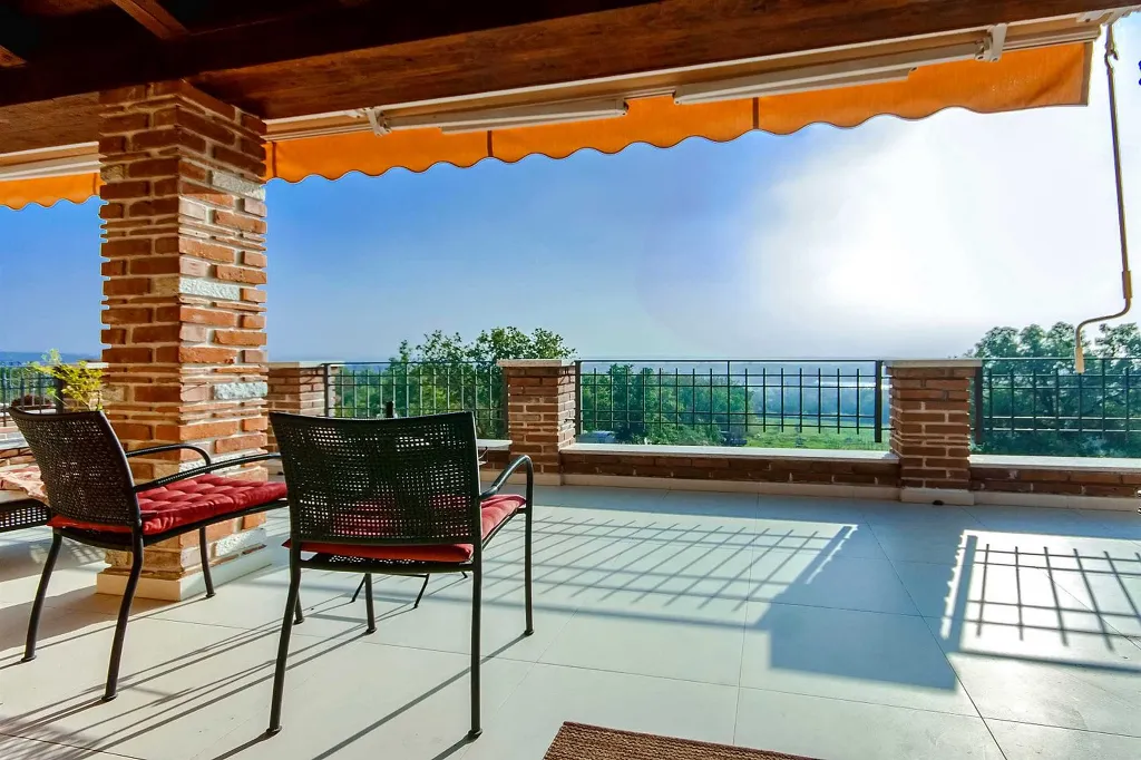 3-Bedroom Villa with Pool in Kaštelir