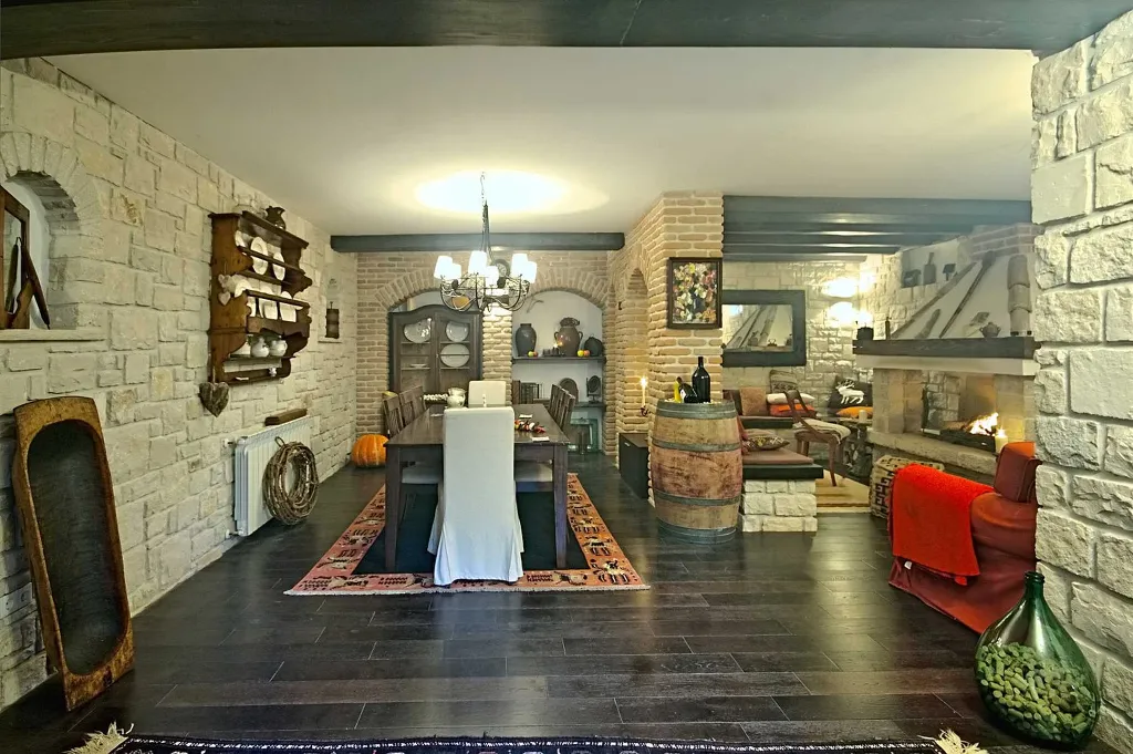 3-Bedroom Villa with Pool in Kaštelir