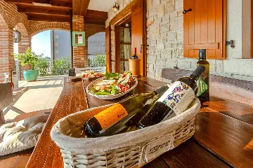 3-Bedroom Villa with Pool in Kaštelir