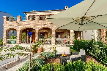 3-Bedroom Villa with Pool in Kaštelir