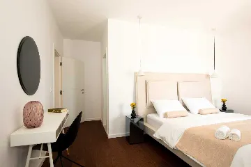 5-Bedroom Villa in Škrip with Heated Pool