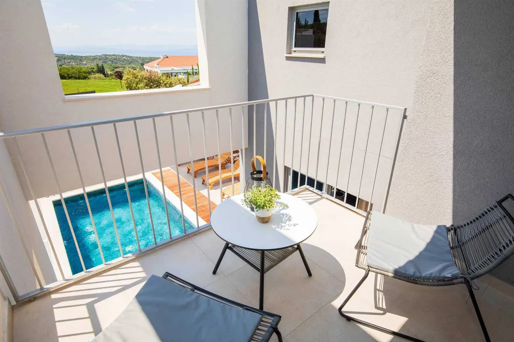 5-Bedroom Villa in Škrip with Heated Pool