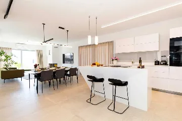 5-Bedroom Villa in Škrip with Heated Pool