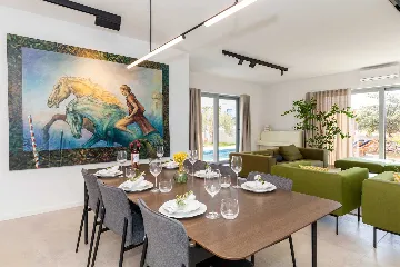 5-Bedroom Villa in Škrip with Heated Pool