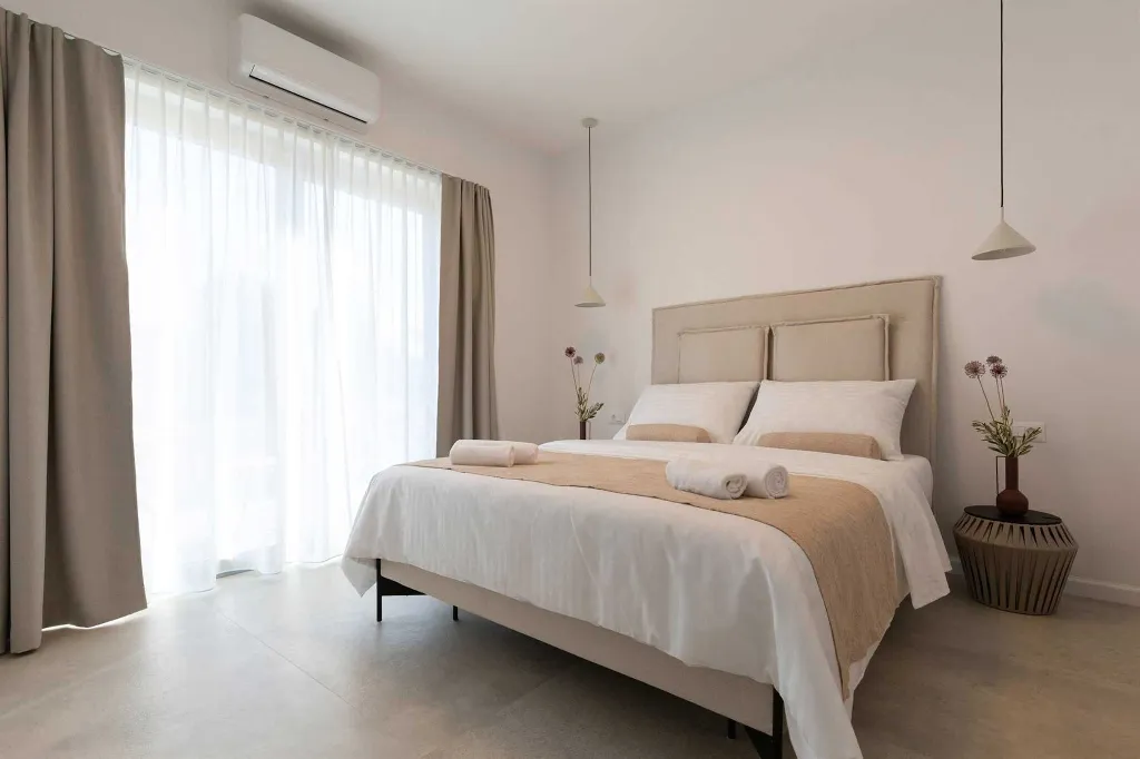5-Bedroom Villa in Škrip with Heated Pool