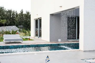 5-Bedroom Villa in Škrip with Heated Pool