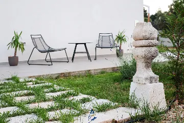 5-Bedroom Villa in Škrip with Heated Pool