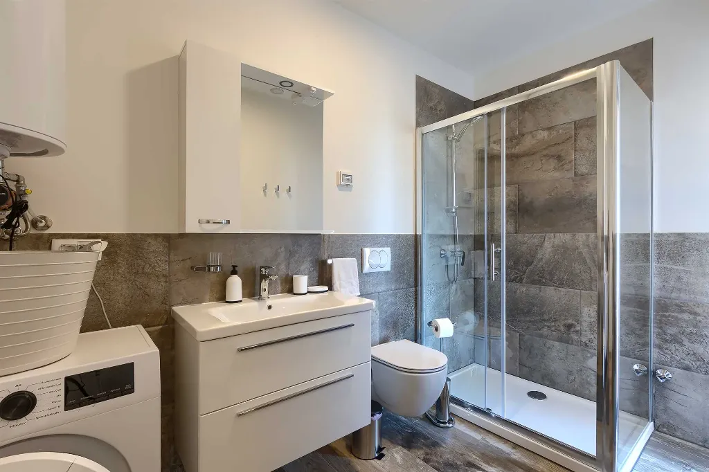 2-Bedroom Apartment with Shared Pool in Novigrad