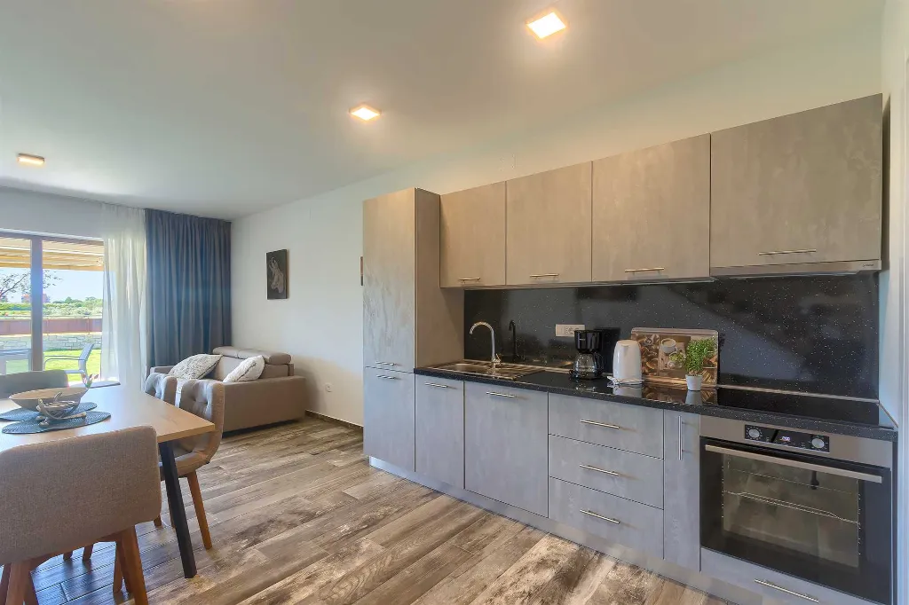 2-Bedroom Apartment with Shared Pool in Novigrad