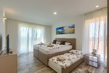 2-Bedroom Apartment with Shared Pool in Novigrad