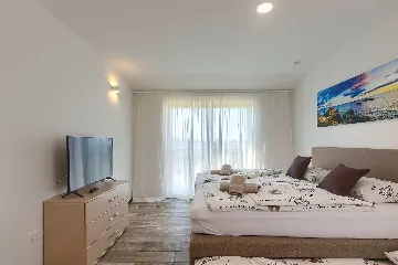 2-Bedroom Apartment with Shared Pool in Novigrad