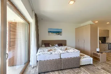 Studio for 3 Guests in Novigrad with Shared Pool