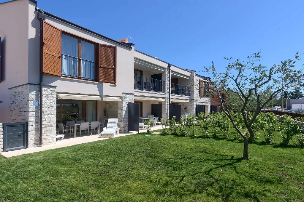 Studio for 3 Guests in Novigrad with Shared Pool