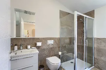 Novigrad Apartment for 6 Guests with Shared Pool