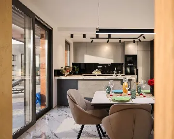 4-Bedroom Villa with Private Pool in Sabunike