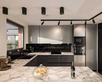 4-Bedroom Villa with Private Pool in Sabunike