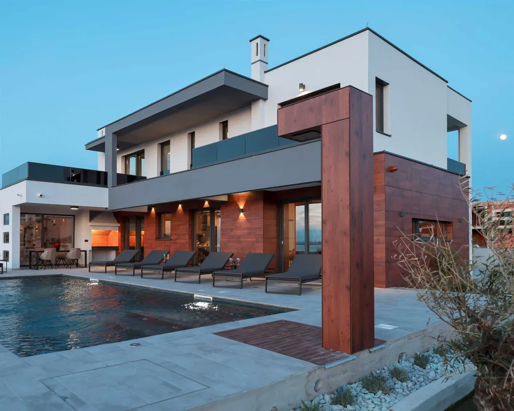 4-Bedroom Villa with Private Pool in Sabunike